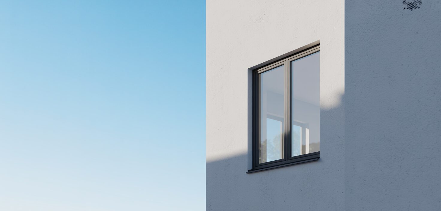 Nyinstallerat svart fönster i minimalistisk design.